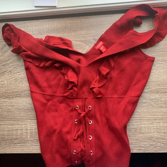 Guess red top - Picture 7 of 8
